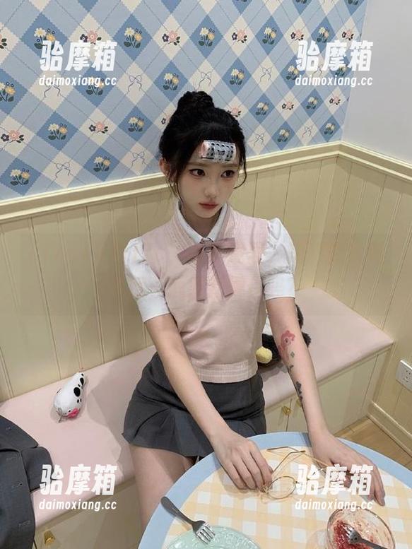 下载17c，不好意思，黑料撩人到不行，心脏扛得住吗？