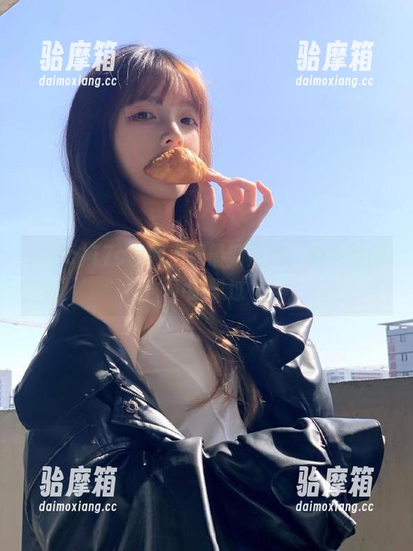 17c官网上线最新黑料，心中疑问不断飘过