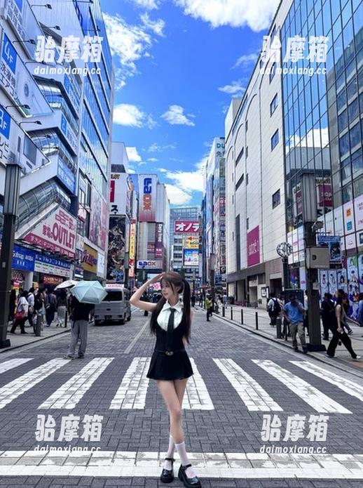 一上17吃瓜官网登录，发现自己像是被吸进了奇幻迷宫，越看越想了解，太魔性了吧！