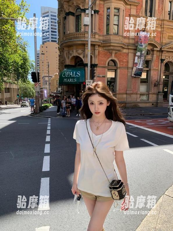 查找17吃瓜网地址，结果竟然是一颗悲伤的香蕉！