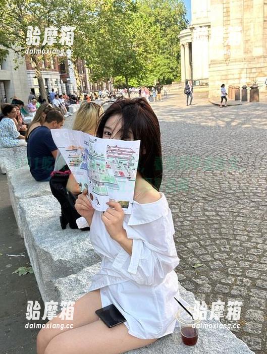 登录51吃瓜，看黑料毕业论文，哈哈，这社交圈真热闹。