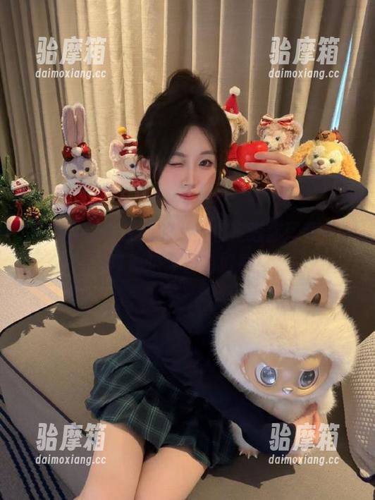 把最新的八卦都塞进你耳朵里，51吃瓜今日有好料！