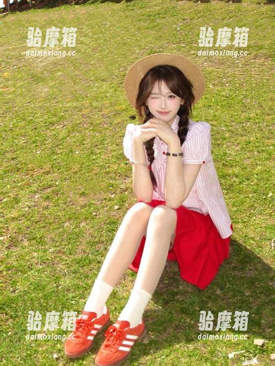 潜水观察员看过来，91i吃瓜中心更新带你暴露在八卦光环下！