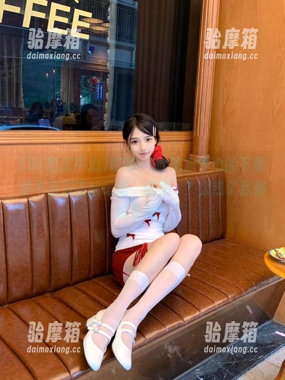 91吃瓜中心 哎呀,91吃瓜中心的下载是不是应该标记成‘低温’?太热了我都怕烫着!