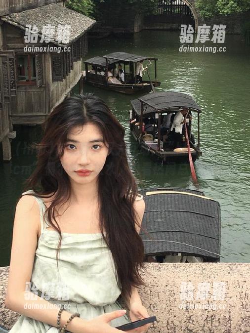 在线聊天双人互动：“hlw155.ccm”偶尔故意放水，看看热闹总是好的嘛。