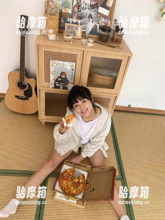 本想着轻松一看，结果zztt11的视频让我沉迷了半天…真的是太魔性了。