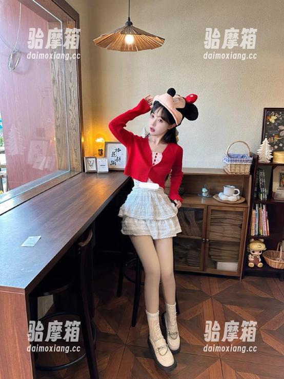 zztt 我在zztt11观看了一整天,时不时蹦出些不得了的评论,哈哈。
