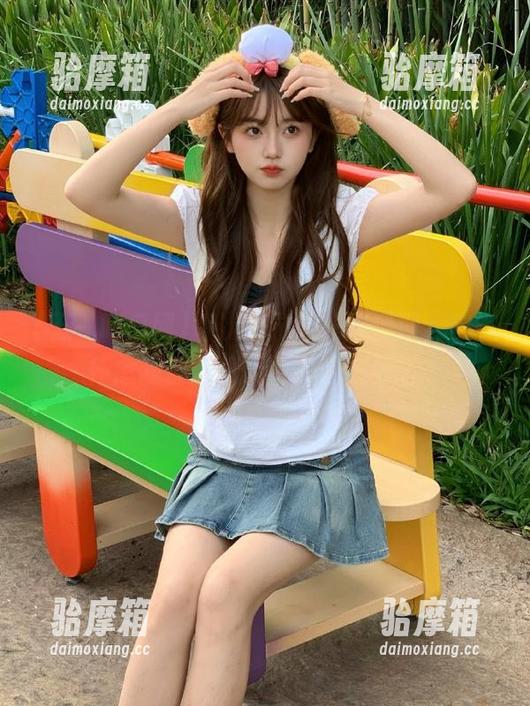 每次登录五一吃瓜网，都在怀念我那无忧无虑的空白页面…