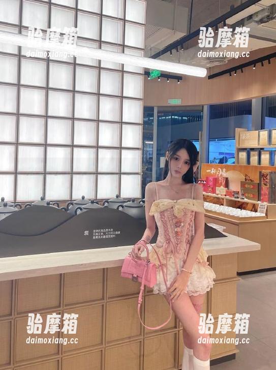 用免费吃瓜app，跟着网红们满足我的好奇心和幽默感，两全其美！