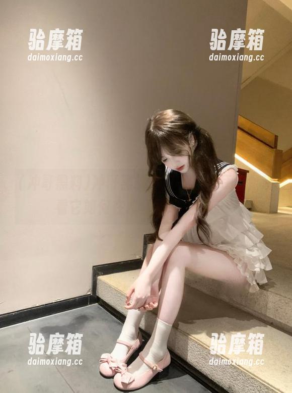 冲哥黑料每日一冲折耳鱼，观看它如何在水里攀缘生活的！