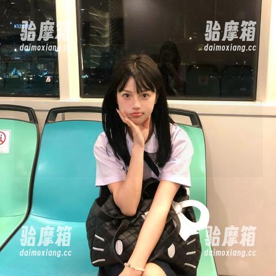 吃瓜网首页，看到各色入口的转盘，突然想起了人生的每一个选择，哈哈，是不是有点扯？
