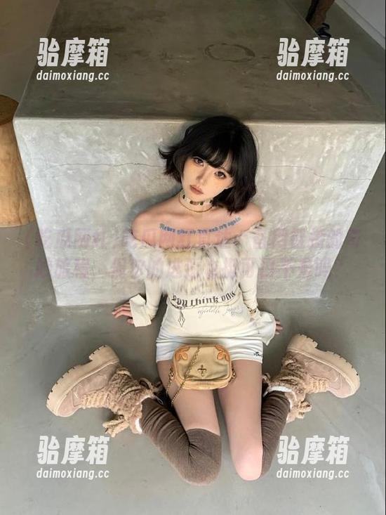 吃瓜网红 吃瓜网红直达:备用链接的奇妙旅程,偶尔的逃避也挺可口不是吗?