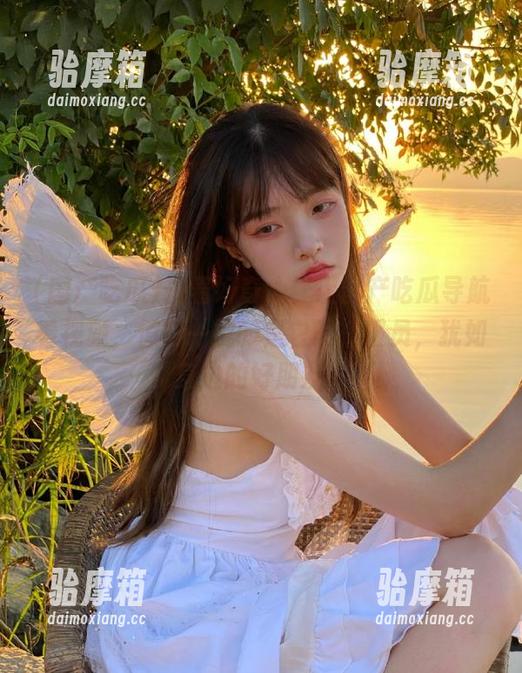 抱着好奇心，上国产吃瓜导航看视频，值得一提的是它的播报员，犹如身边的好朋友。