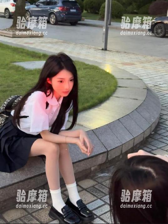 海角黑料 跟着“海角黑料”这条线路,误入吃瓜的奇妙境界,刚吃完就又想回味!