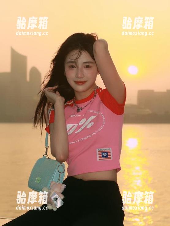 海角黑料 老婆又在“海角黑料”上刷“链接”了,真是难以抵抗的瓜香四溢!