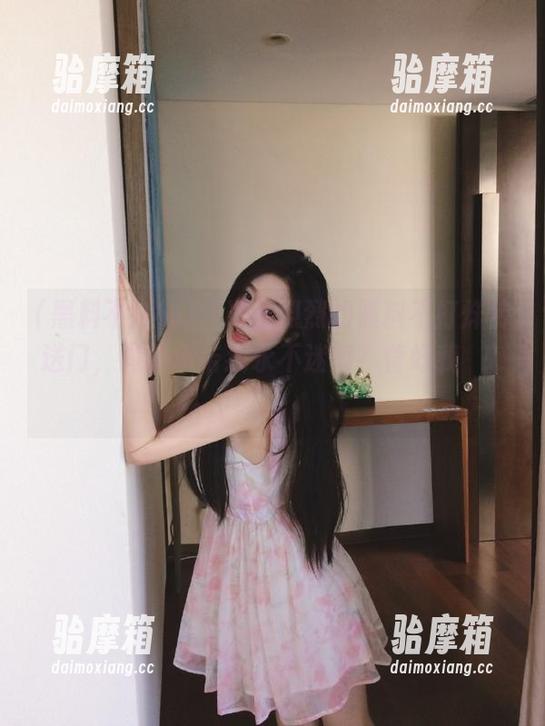 “轰轰烈烈的黑料不打烊传送门，真的承诺我永不迷路？管好我車！”。