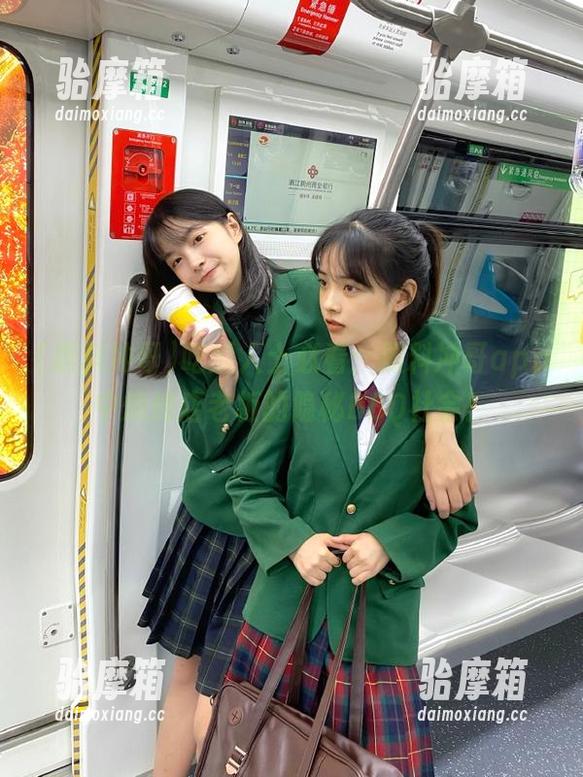 黑料冲哥 吃瓜人士必看:黑料冲哥app中烧烤店老板的隐秘BBQ社会!