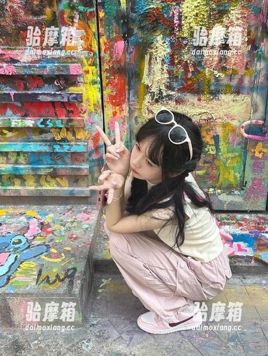黑料吃瓜网站 黑料吃瓜网站app,找瓜指南,指路向你竟然是个骰子!