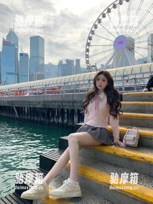 深夜不眠，来下载黑料在线，黑暗又迷人的八卦就在指尖等你探秘。