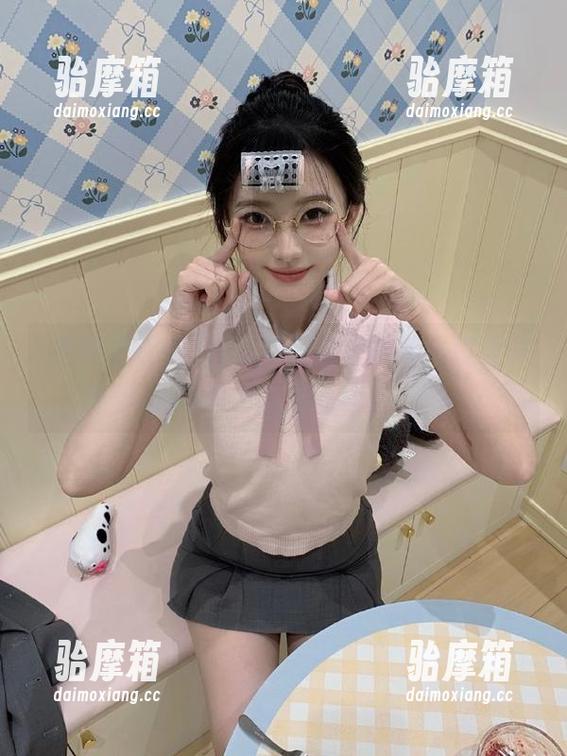 在黑料正能量的传送门里，爆料也能变有趣？