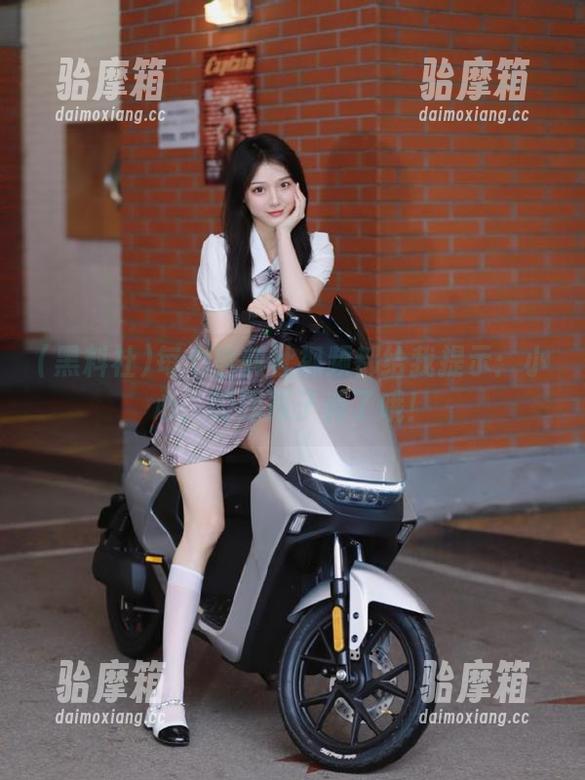 每个黑料社视频都给我提示：小心，咬到瓜子壳了哦！